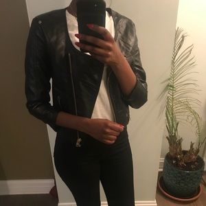 Collar-less Cropped Jacket